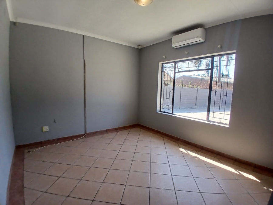 To Let Commercial Property for Rent in Rustenburg Central North West